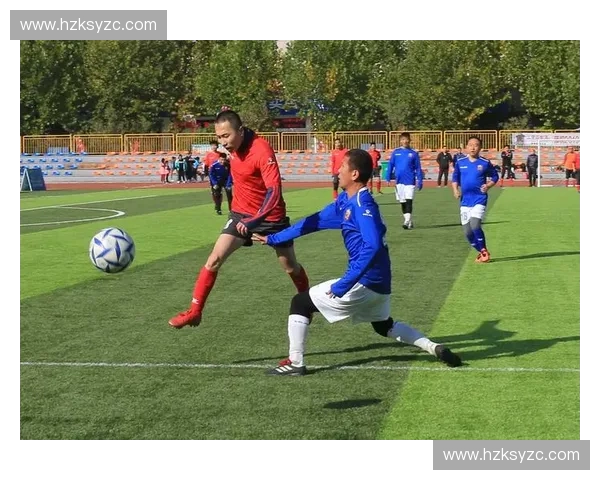 精彩八人制足球对抗赛全程回放激烈拼搏看点十足